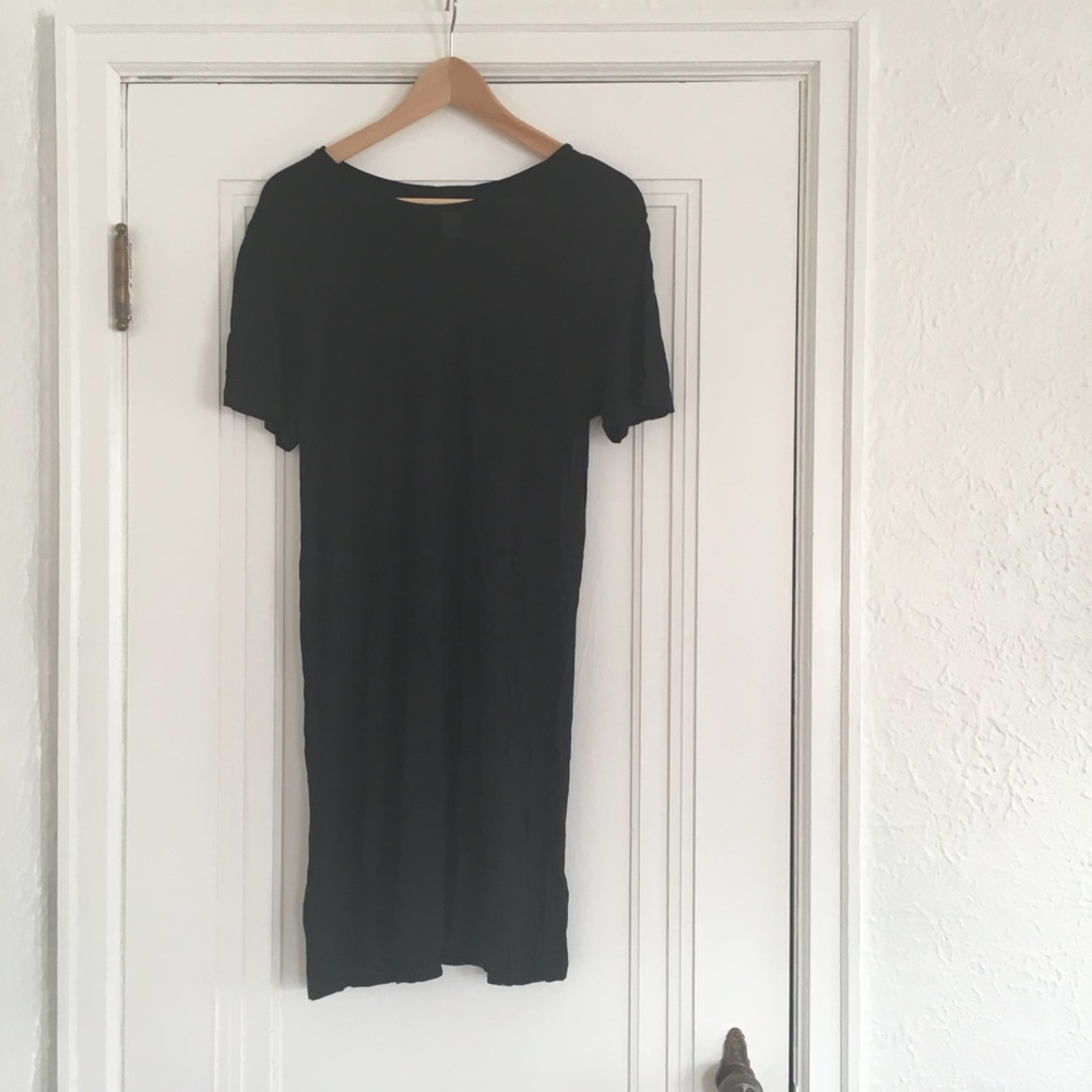 Black Short Sleeve Shift Dress